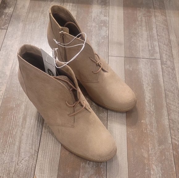 NWB! Universal Threads Taupe Ankle Booties 12 - Picture 2 of 7